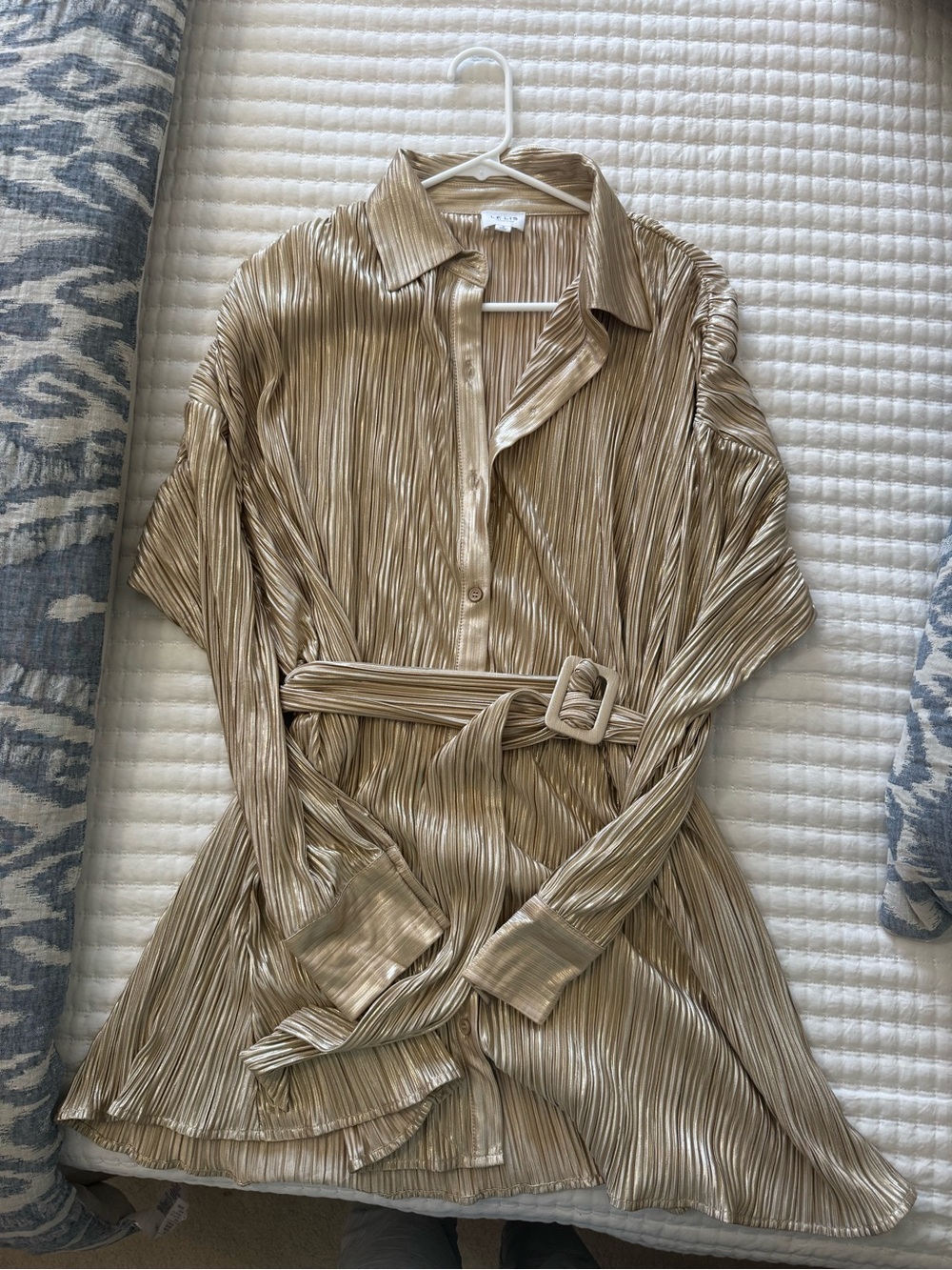 Le Lis Metallic Pleated Trench Coat - Gold